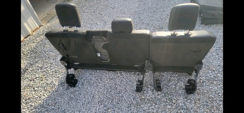 2017-2022 FORD F150 F250 F350 Super Duty REAR 60/40 Seat BLACK Vinyl Seats - Picture 4 of 4