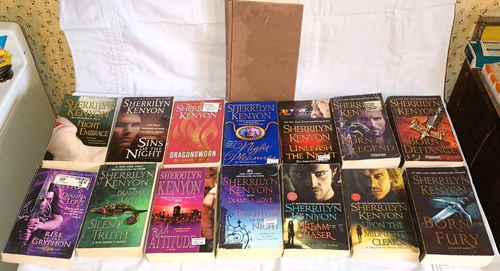 15 Sherrilyn Kenyon Books-Mixed Titles from Series; Dark & Dream Hunter, more. - Bild 1 von 20