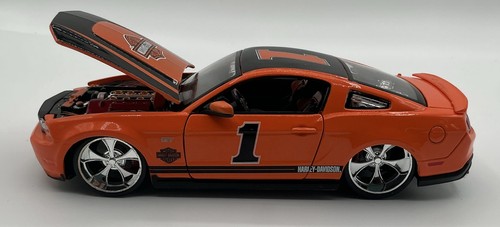 2011 FORD MUSTANG GT #1 1:24 DIE-CASTH-D CUSTOM Harley Davidson - Picture 7 of 19