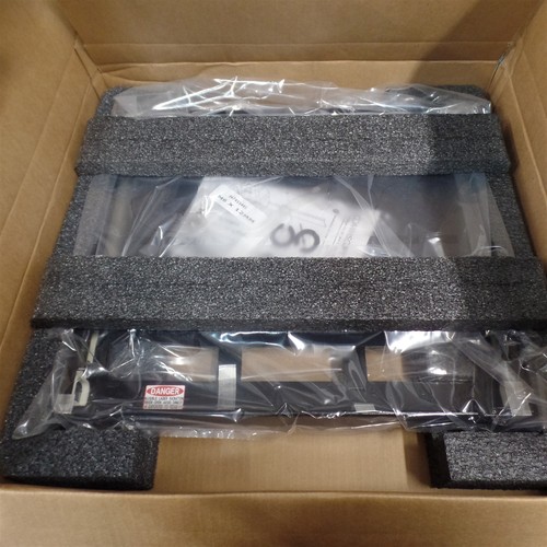 COMMSCOPE 760249997 EPX 1U Sliding Panel ACCPT (3) LGX/PNL Splice Class NEW - 第 1/4 張圖片