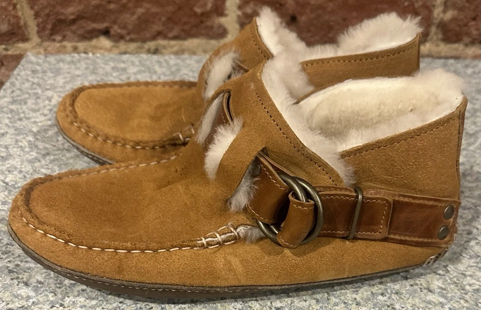 Bota Quoddy Feminina Original Anel Camurça Forrada de Pele de Carneiro Tamanho 10.5 Varejo por US$ 399 - Imagem 2 de 4
