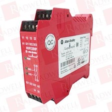 ALLEN BRADLEY 440R-D23171 / 440RD23171 (USED)