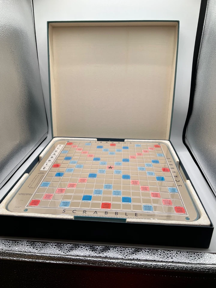Vintage 1977 Scrabble Deluxe Edition With Turntable Very Good Complete Condition - Image 3 of 4