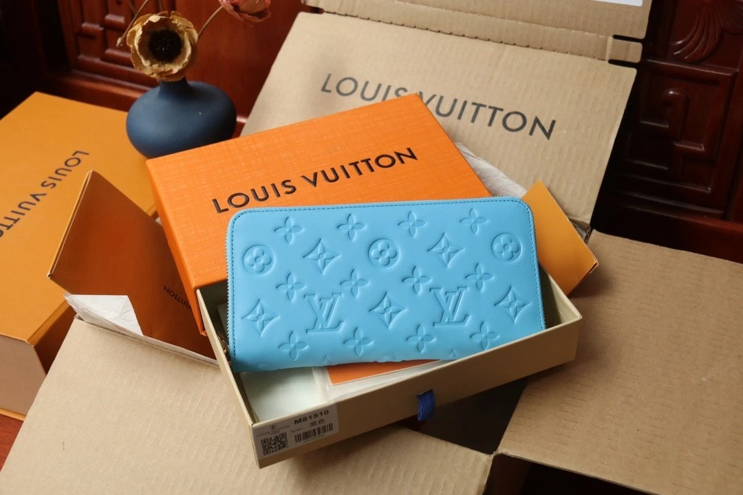 LLouisV - M81510 - Long Wallet - Blue - NEW - product detail image 1