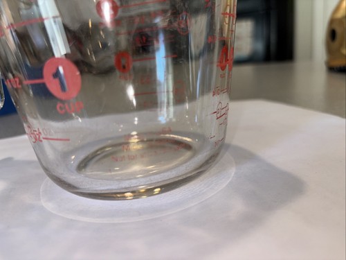 Pyrex Prepware 2-Cup Measuring Cup, Red Graphics, Clear Pre - Owned - Picture 6 of 7
