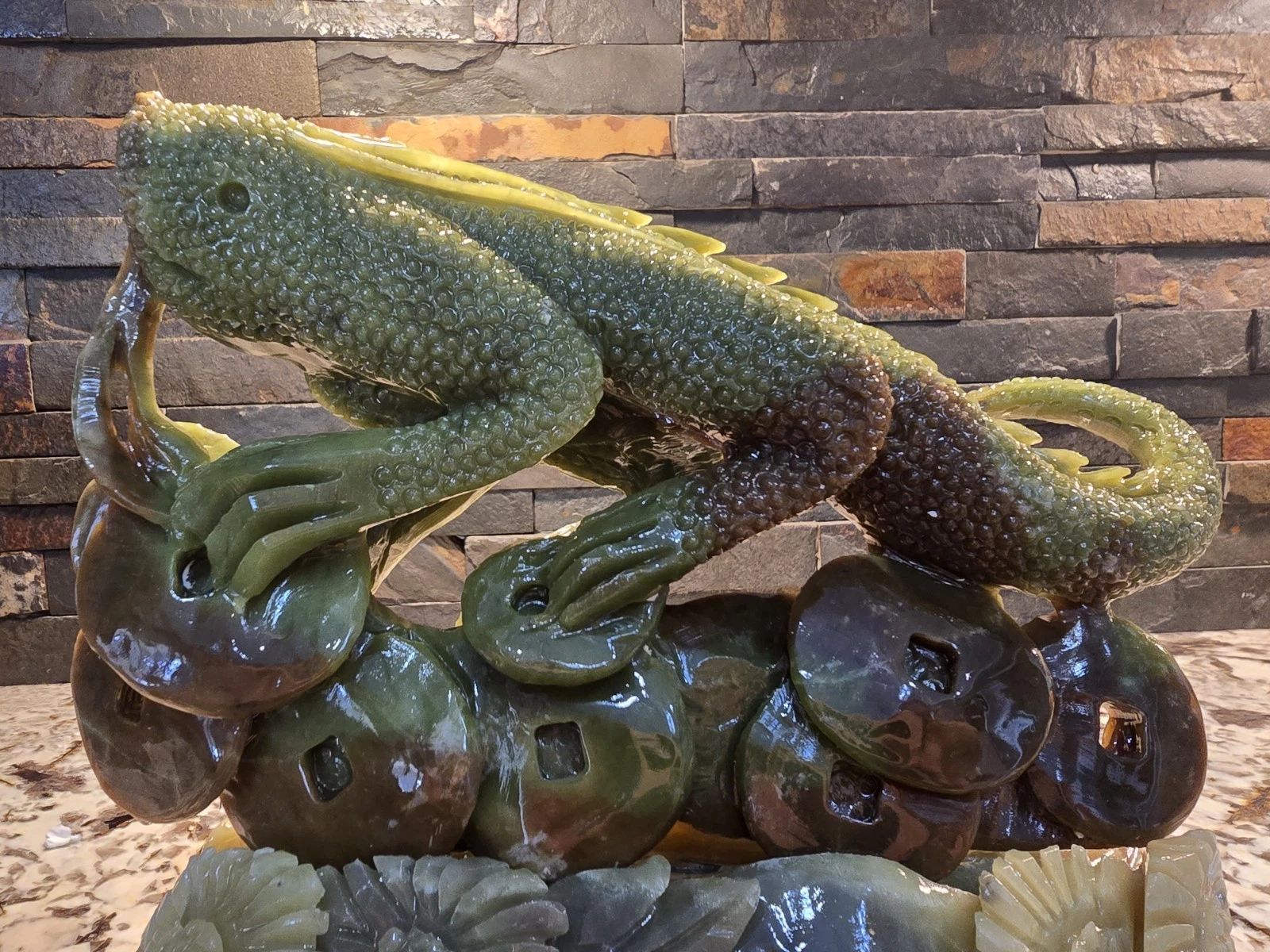 8.5lbs 10" X 9" Top Quality Natural Green Jade Master Hand Carved Iguana - product detail image 7