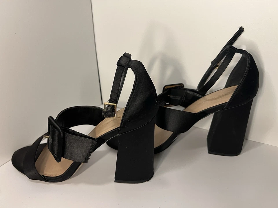 Атласные черные туфли на каблуках с ремешками BCBG Generation 9,5 м - Изображение 3 из 4