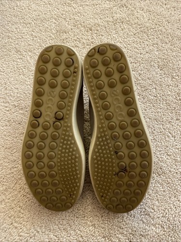 WOMENS' ECCO LIGHT GRAY SUEDE SOFT ANKLE BOOTIE SNEAKER SIZE EU 37 ZIPPER IN BOX - Picture 8 of 9