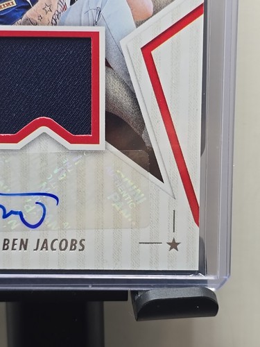 Juego universitario Panini Stars & Stripes 2025 reliquia usada auto BEN JACOBS #SSM-BJ - Imagen 4 de 6