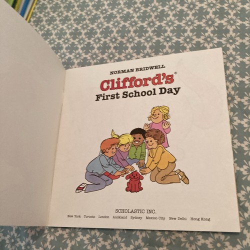 Clifford's First School Day (Classic Storybook) by Norman Bridwell (1999, Trade - Picture 3 of 4