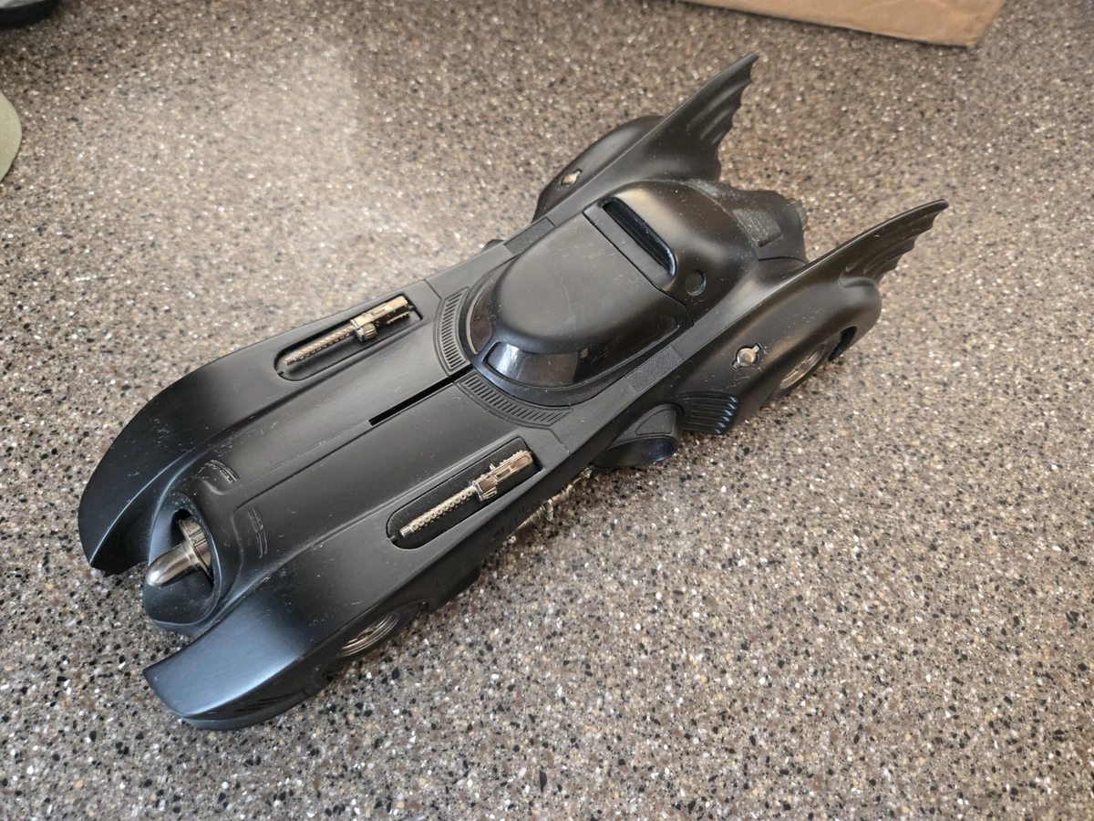 HOT WHEELS バットマン バットモービルH2755 1/18 スケール Hot Wheels Batman 1:18 Scale Diecast Cars, Trucks & Vans for sale