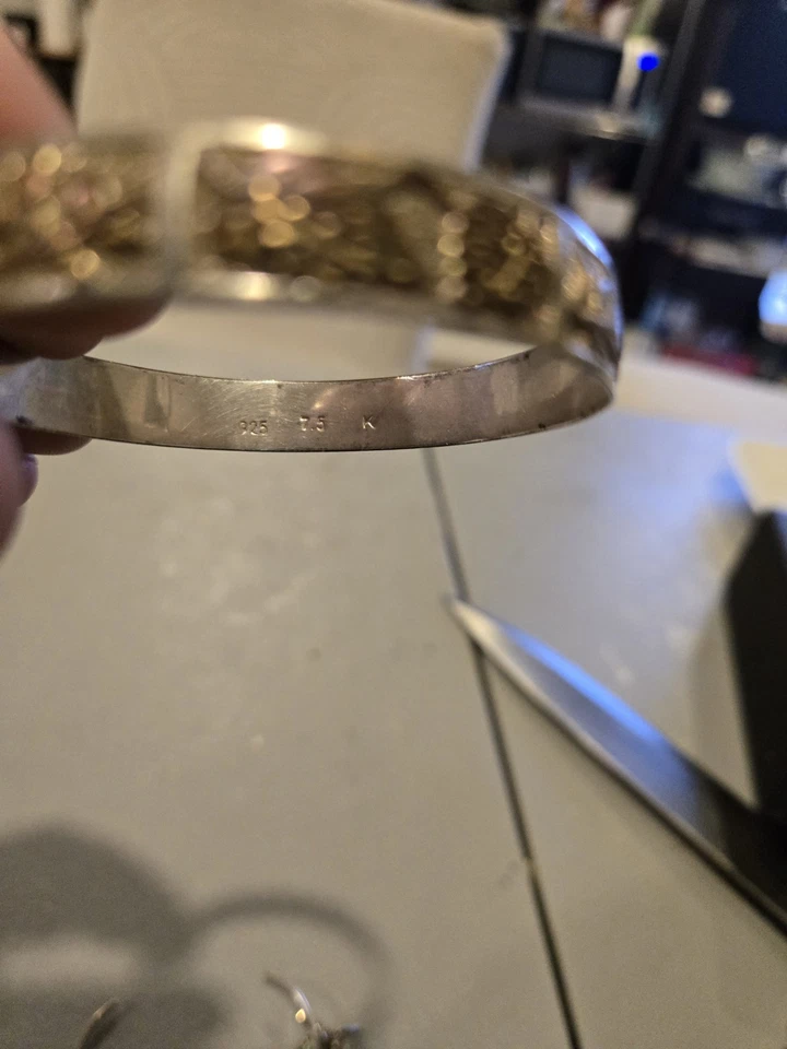 Brazalete vintage mexicano de plata de ley 925 grabado martillado 3" de diámetro Foto 2 de 4