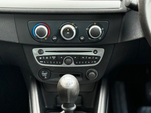 2011 Renault Megane 1.6 16V Dynamique TomTom Euro 5 3dr COUPE Petrol Manual - Picture 18 of 24