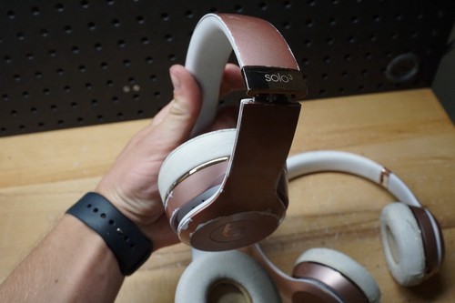 (D) 2 Beats by Dr. Dre 🎧 Solo3 Wireless On-Ear Headphones - Rose Gold for Parts - Picture 9 of 10