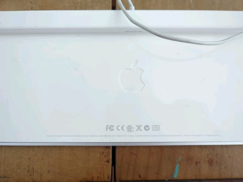 Apple Mac USB Full Keyboard A1243 + Apple Mouse A1152 **KEYBOARD HAS ISSUES** - Picture 7 of 9