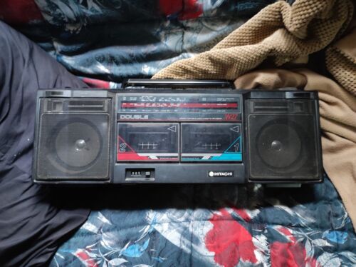 Hitachi trk w27e Stereo radio/cassette boombox anni 80 - DIFETTOSO - Zdjęcie 1 z 6