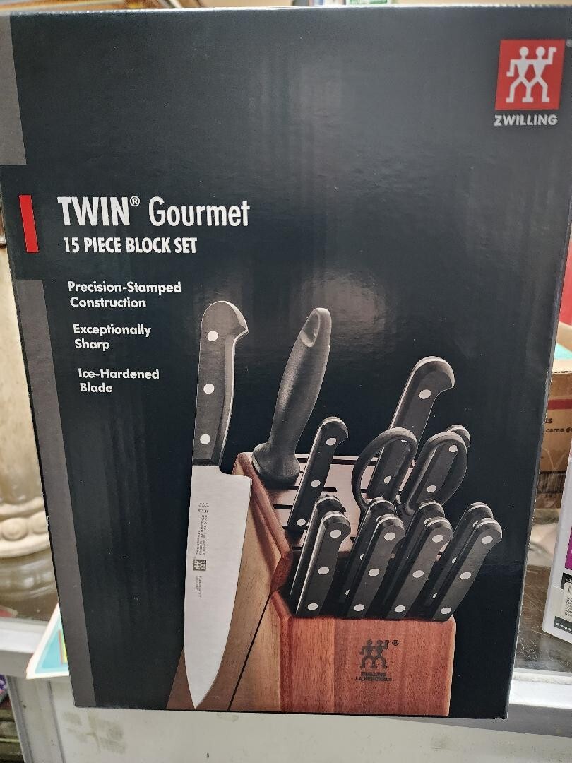 ZWILLING J.A. HENCKELS Twin Gourmet 15 Pc. Knife Set 35095100 BRAND