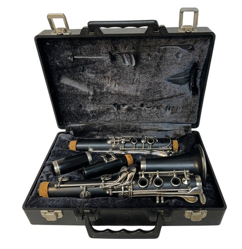 Armstrong 4001 Clarinet Made in USA With Case - Picture 2 of 24