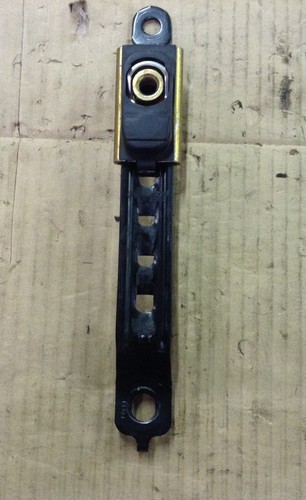 00 01 02 03 04 05 06 Toyota Tundra Double Cab Seat Belt Shoulder Height Adjuster - Picture 2 of 2