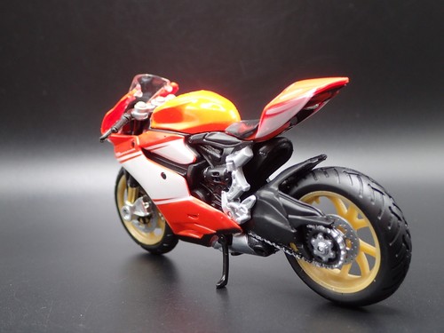 DUCATI 1099 SUPERLEGGERA BIKE MOTORCYCLE  1/18 SCALE DIORAMA DIECAST MODEL BIKE - Picture 6 of 8