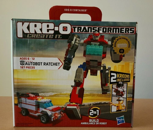 Kre-o Transformers Autobot Ratchet Building Set 30662 Ambulance or Robot 187 pcs