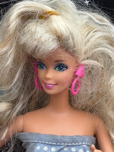 Barbie Twist & Turn Mattel vintage con anello vestito orecchini e accesso capelli. 11" senza scarpa - Foto 3 di 11