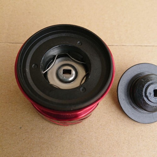 Carrete giratorio Shimano STRADIC CI4+ 2500HGS pesca ligero de Japón - Imagen 8 de 18