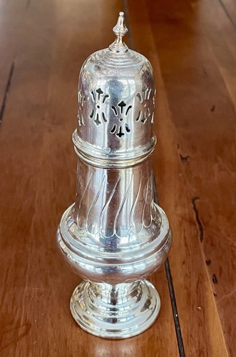 Vintage Viners Ltd by Sheffield Silver Plate Pierced Sugar Sifter Shaker 7" H - Picture 5 of 10