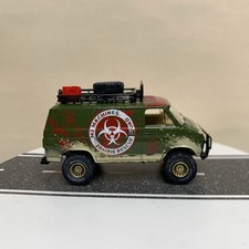 M2 Machines Zombie Rescue Squad 1971 Chevy Van G10 4x4 Dark Green 164 Nm