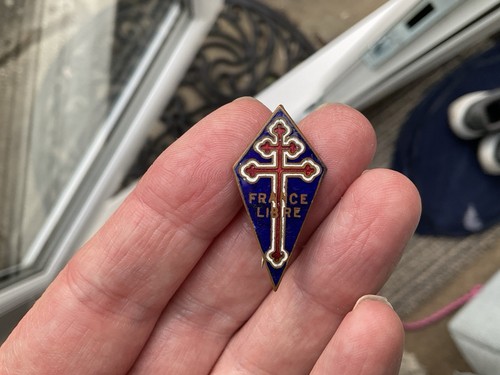 Vintage France Libre Enamel Pin Badge French Forces scross Lorraine Military - Picture 6 of 6