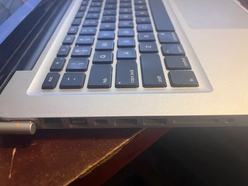 Linux come nuovo su MacBook Pro, Intel duo Core 2.46, 8GB Ram, 250gb - Foto 6 di 14