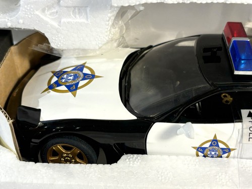 1999 Corvette Police Car Diecast Model in 1:24 Scale by Franklin Mint New in Box - Picture 4 of 15