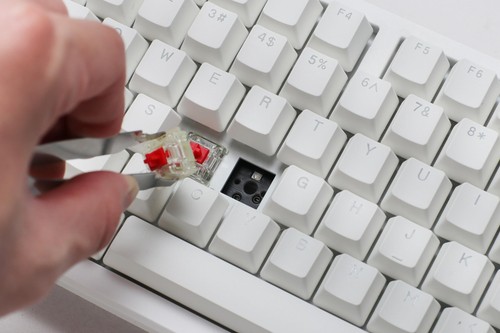 Zero 6108 Pure White Hotswap Bluetooth RGB Mechanical Keyboard - Cherry MX2A ... - Picture 8 of 9