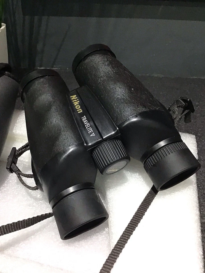 Nikon Travelite V 8 X 25  Binoculars with Case and Strap. Sticky Rubber . - Image 3 of 4