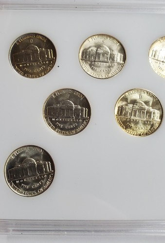 1942-1945 United States Wartime Jefferson 35% Silver Nickel UNC Set - Bild 7 von 9