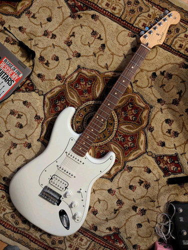 White Fender Player HSS Stratocaster, 2021 75th anniversary - USED WITH GIG BAG - Picture 1 of 9