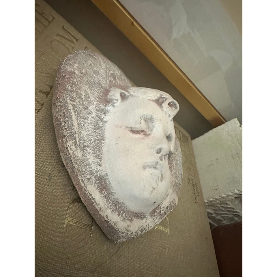 "Escultura en forma de corazón cara de ángel vintage montaje en pared placa estilo antiguo 7""" Foto 3 de 4