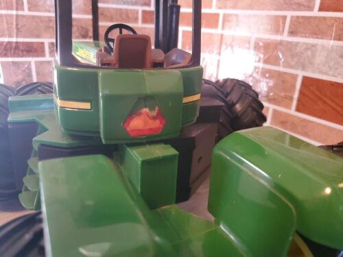 John Deere 9200 Tractor with Triples Ertl 1/16 Scale Vintage Metal With Plastic - Picture 9 of 17