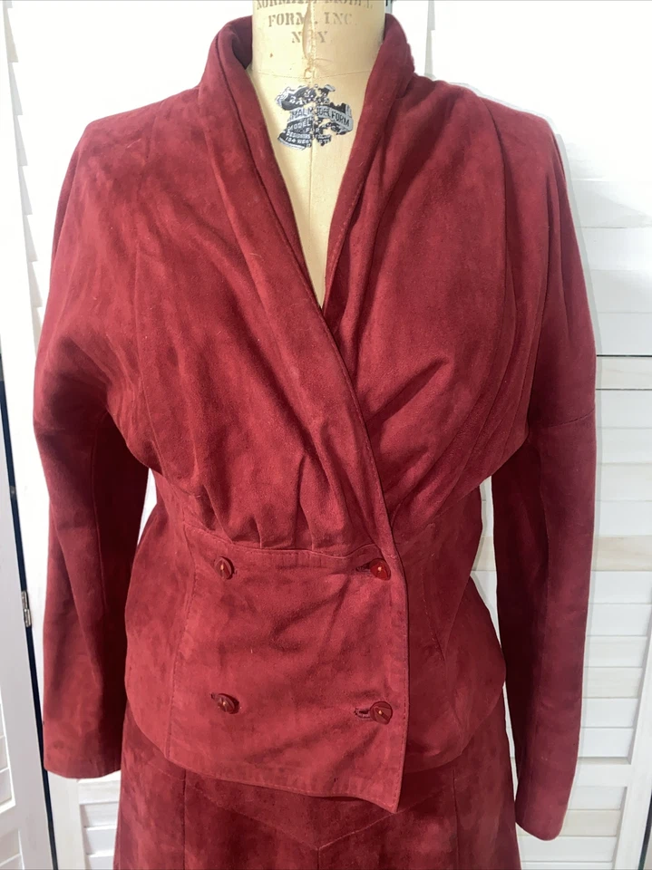 Sibylle Lyn Vintage WOMEN’s RED SUEDE Skirt SUIT Fit & Flare SIZE 6 Small - Image 2 of 4