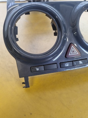 Vauxhall Corsa D Mittelkonsole Surround Facelift mit Gefahr grau 13295008 R78 - Bild 2 von 11