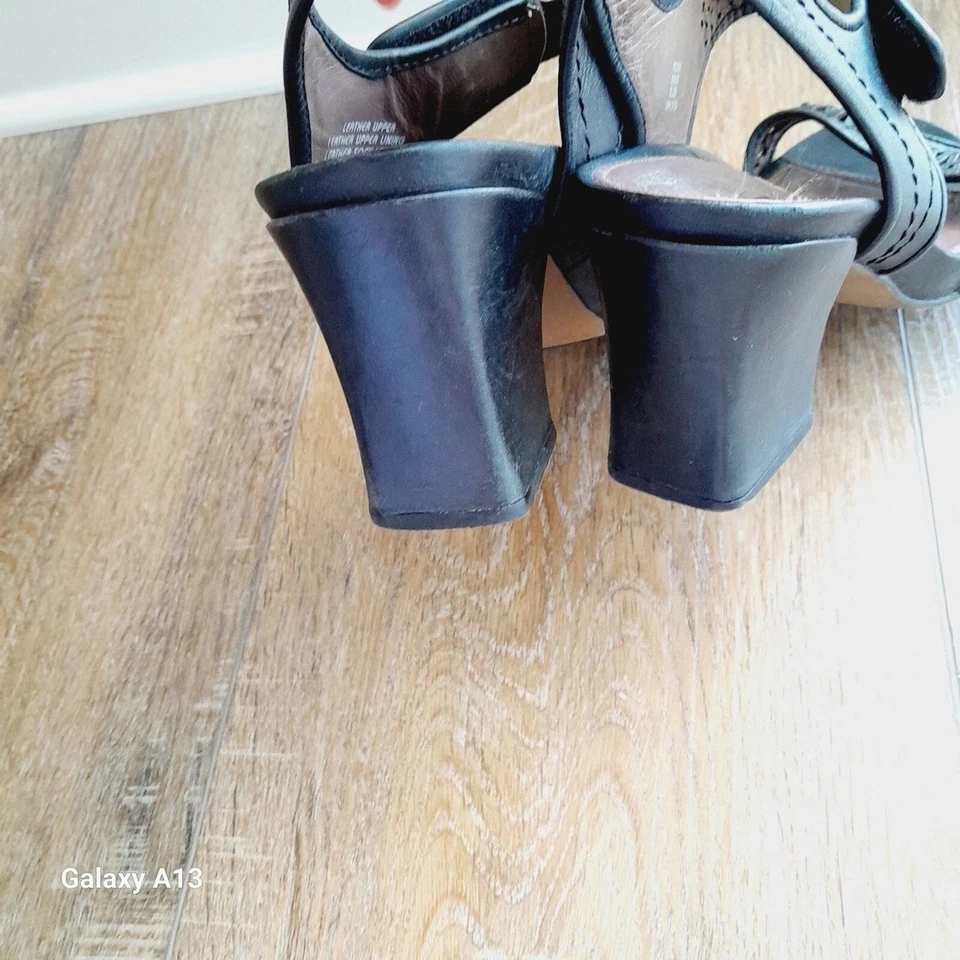 Sandalias Earthies Asolas de cuero negras con tacones en bloque talla: 8,5 Foto 2 de 4