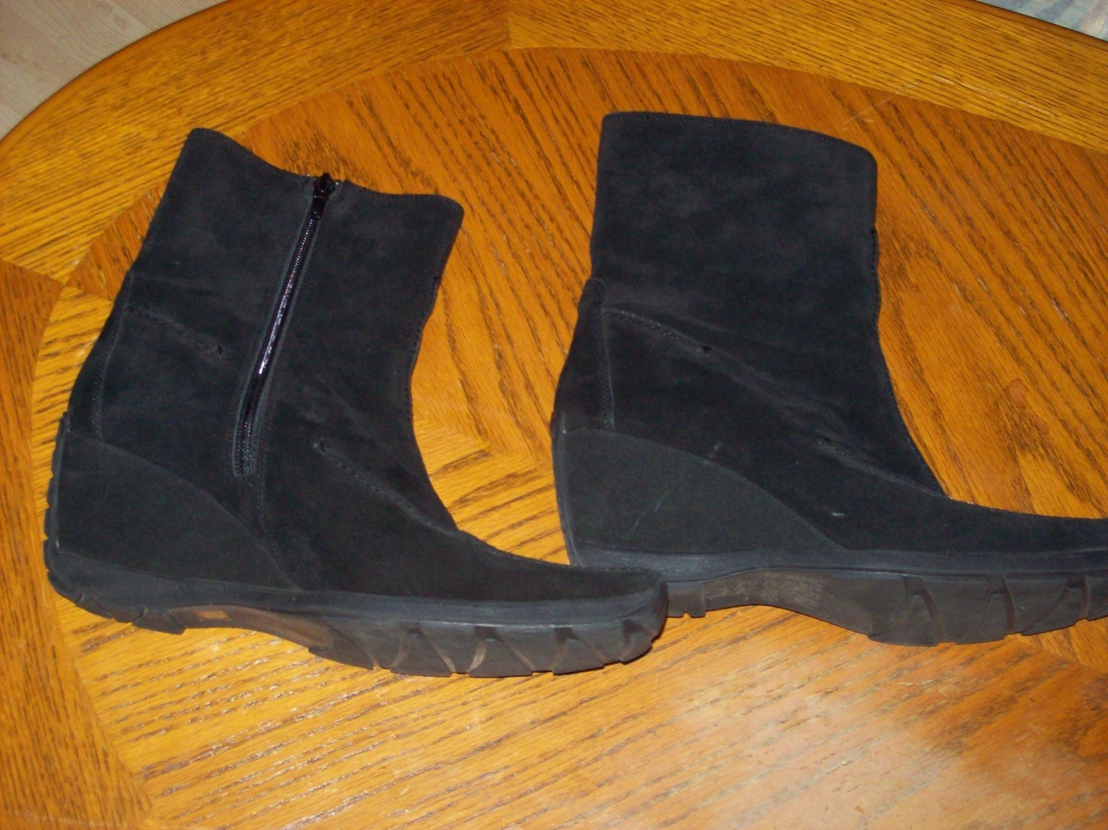 Gorgeous Nine West Black Suede Wedge Mid Calf Boots Size UK 7,EU 40, BNWOB, Vgc Gorgeous Nine West Black Suede Wedge Mid Calf Boots Size UK 7,EU 40, BNWOB, Vgc