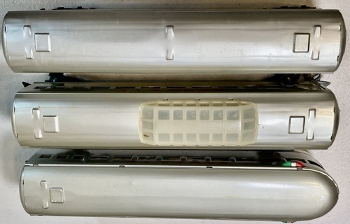Marx Santa Fe Passenger Set: 1095 AA Diesels + Three Streamline Passenger Cars ! - Picture 23 of 24