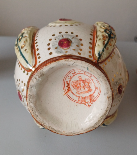 Three late 19th century English majolica POMPEYI shell and flower ceramic vases - Picture 7 of 12