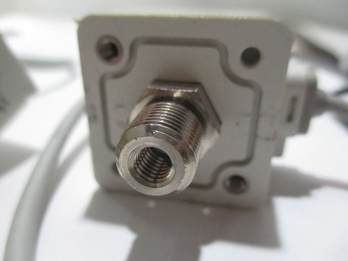 SMC ZSE40AF-01-R-M Pressure Sensor - Picture 4 of 4