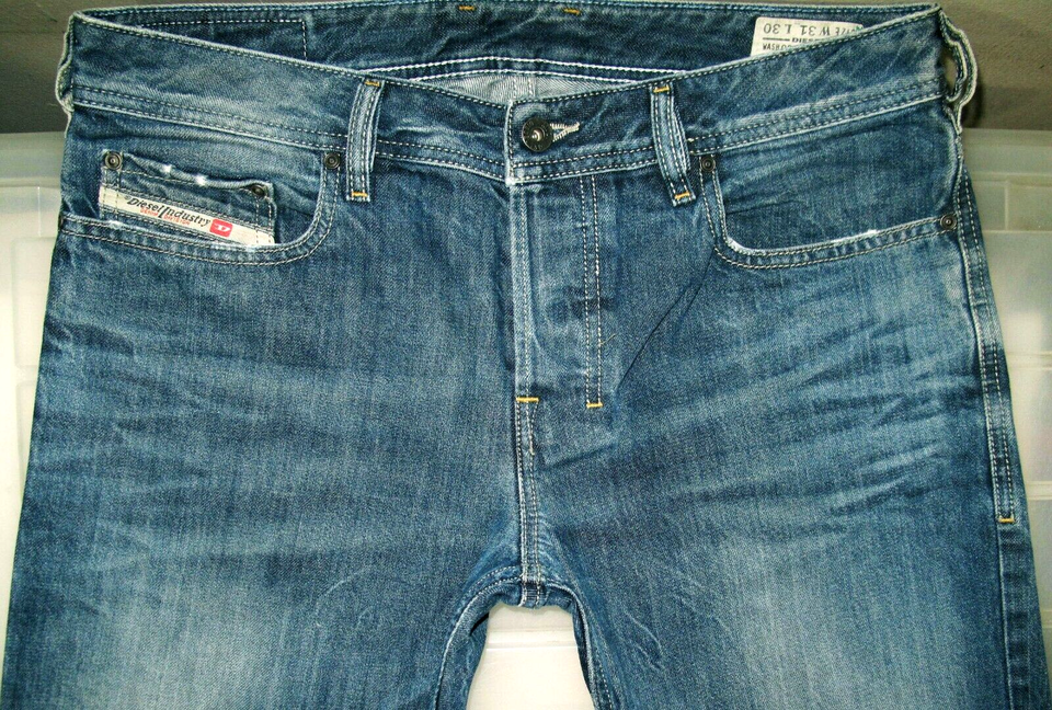 HOT ITALY Men's DIESEL ZATHAN 8M2 BOOTCUT BUTTON Denim Jeans 31x30