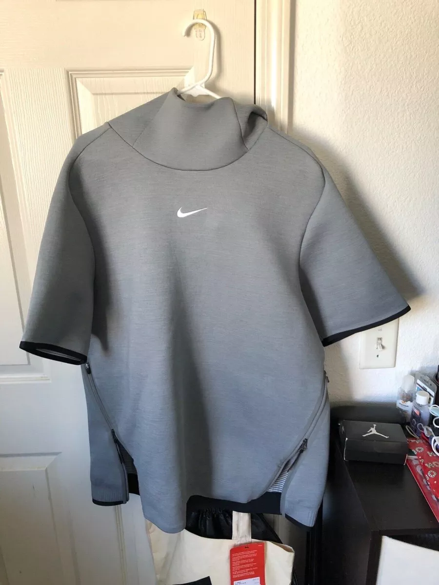 Nike therma top short sleeve hoodie