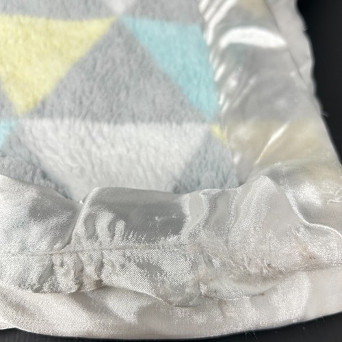 Baby Essentials Gray Yellow Blue Triangles Baby Blanket Satin Trim Thick Fur - Picture 4 of 5