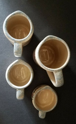 Measuring Cups, (4) Cream With Blue Spongeware Handles and Heart Motif ~ Ceramic - Picture 9 of 9
