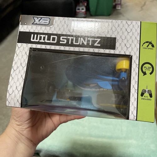 Wild Stuntz  Shark Remote Controlled Car  Full Function Brand New Free Shipping - Picture 3 of 8
